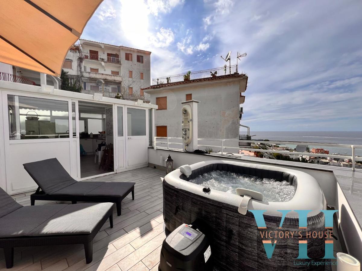 Вилла Victory'S Luxury House With Jacuzzi On The Roof Казамиччола-Терме Экстерьер фото