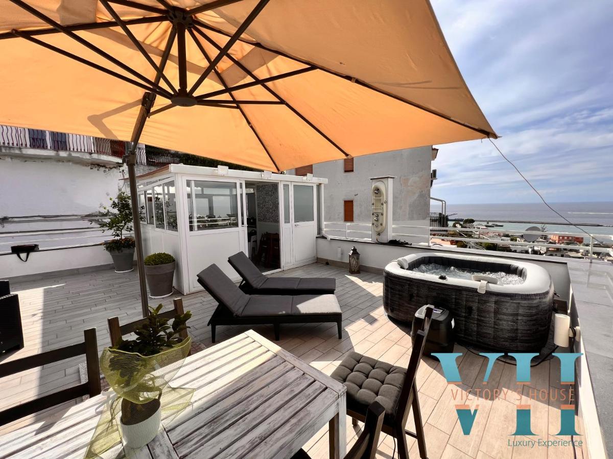 Вилла Victory'S Luxury House With Jacuzzi On The Roof Казамиччола-Терме Экстерьер фото
